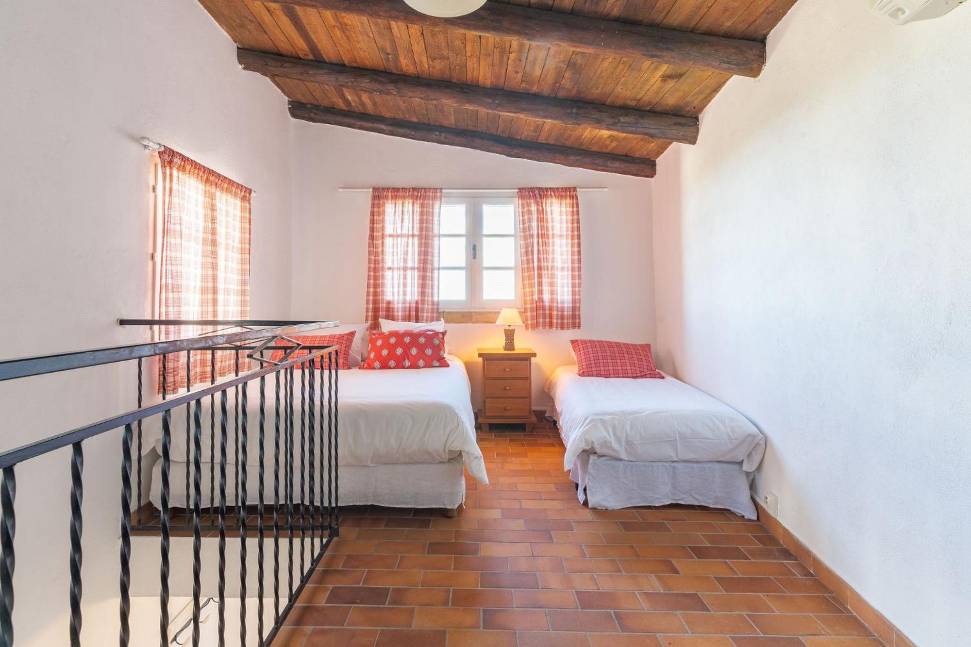 Les Calades Villa Ledenon Bagian luar foto